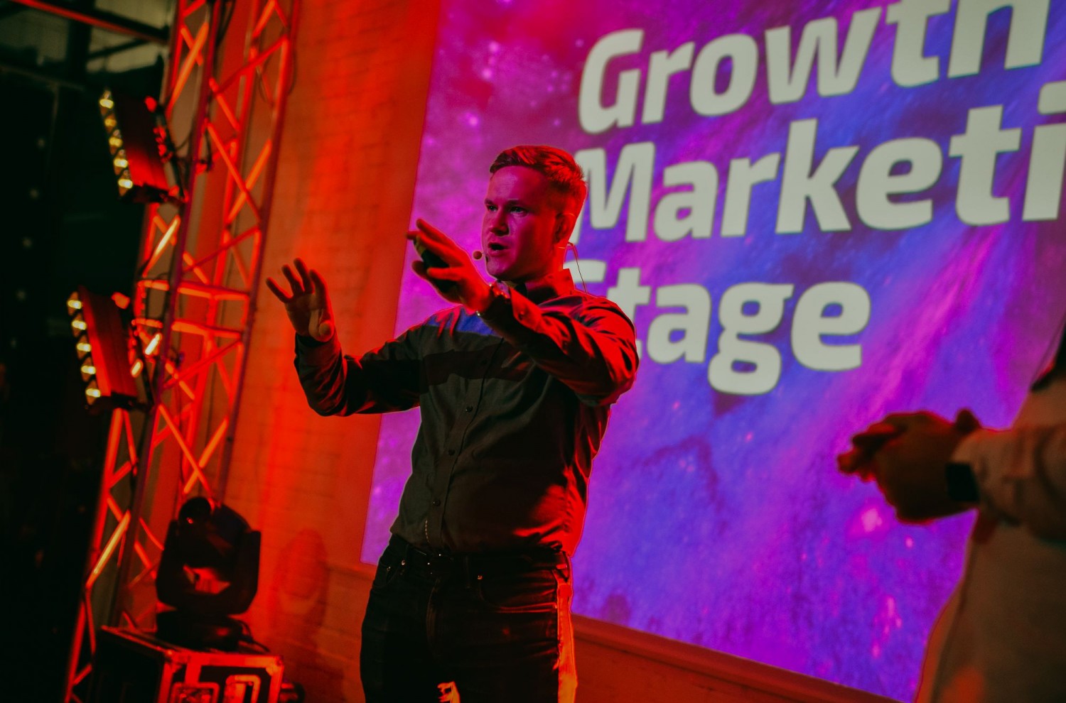 Бренд Corona выступил партнером маркетинг-конференции Growth Marketing Stage