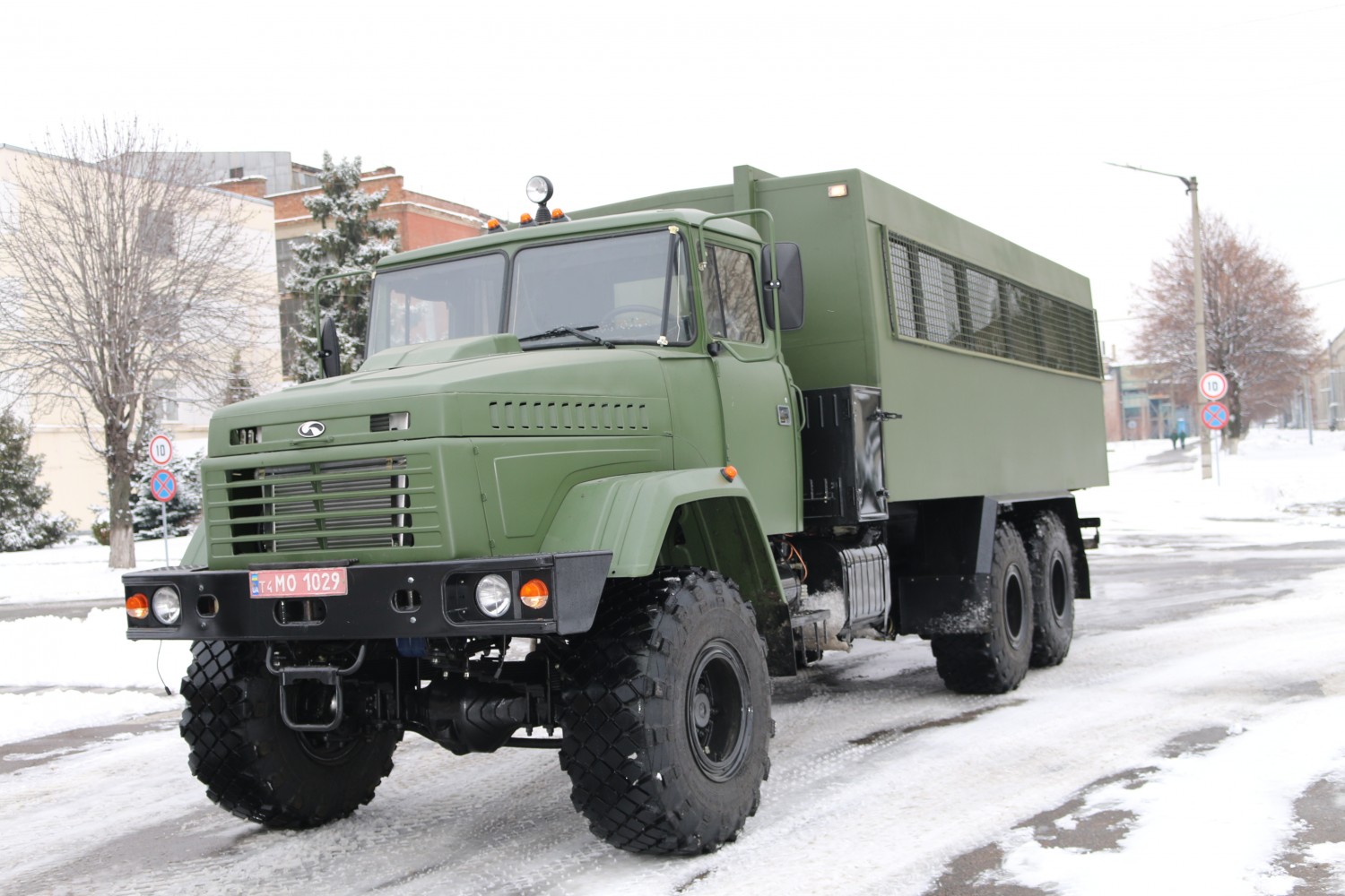 Військовослужбовці отримають партію вахтівок на базі КрАЗ-63221 для перевезення особового складу