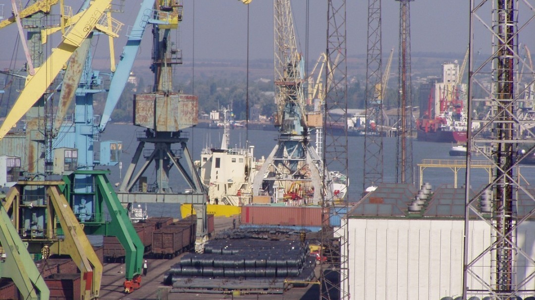 Украинские морские порты существенно увеличили перевалку грузов