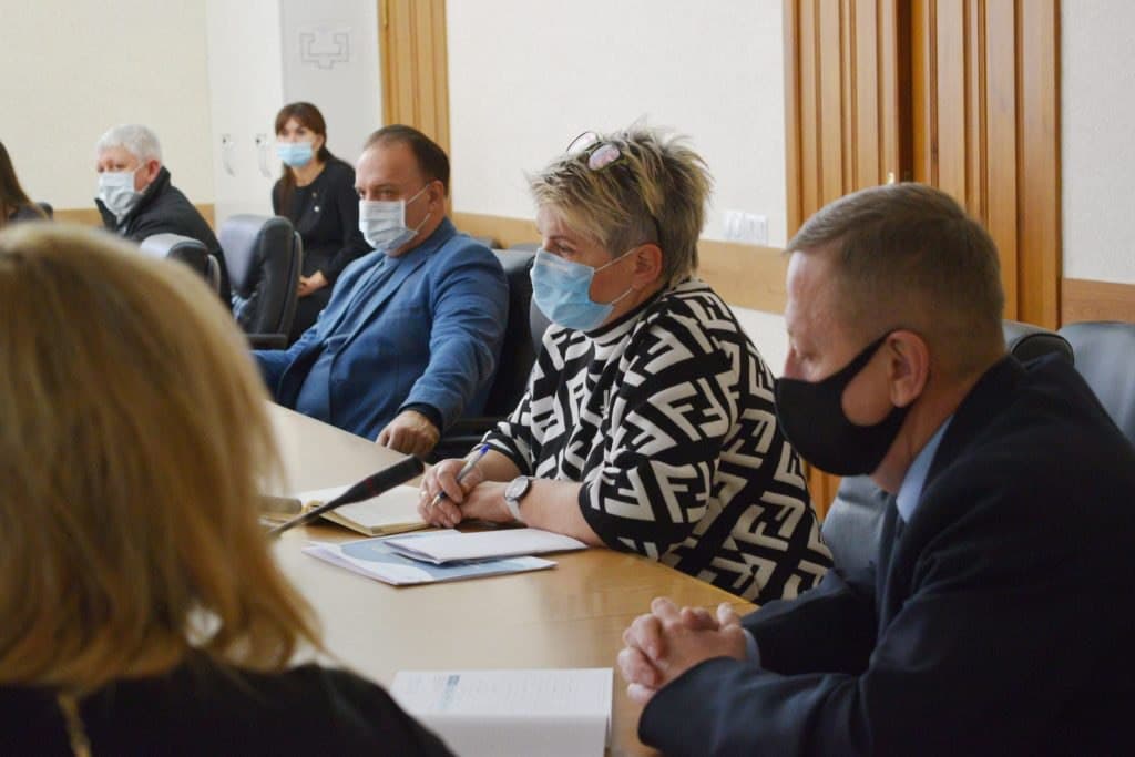 “Рішення приймали швидко, але непродумано”－ експертки всеукраїнського моніторингу про політики боротьби з пандемією та її наслідками
