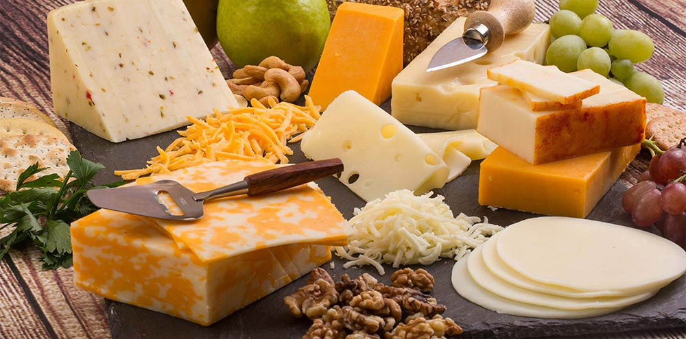 У 2020 році Україна закупила за кордоном майже вдвічі більше сирів