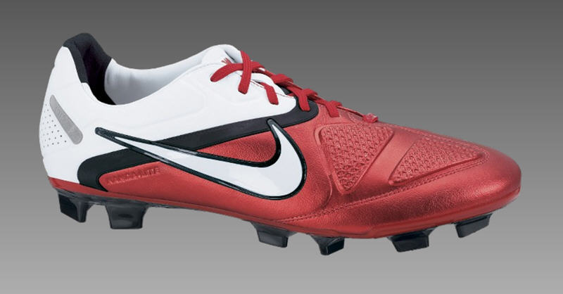 Компания Nike представила футбольные бутсы CTR360 для футболистов национальной сборной Украины