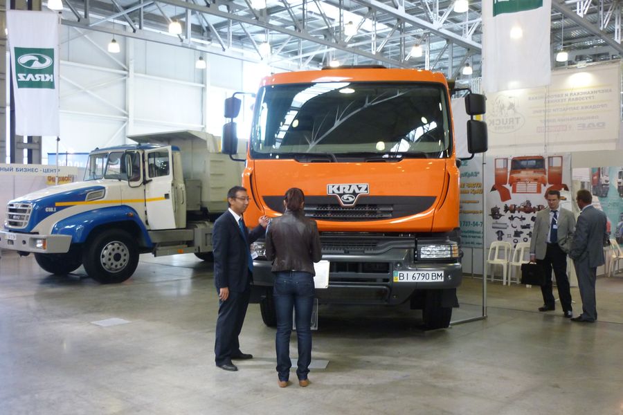 Самосвалы КрАЗ представлены на «Autotrans'2012»