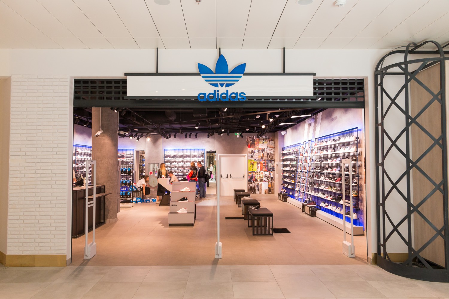 adidas Originals открывает первый в Украине обувной магазин