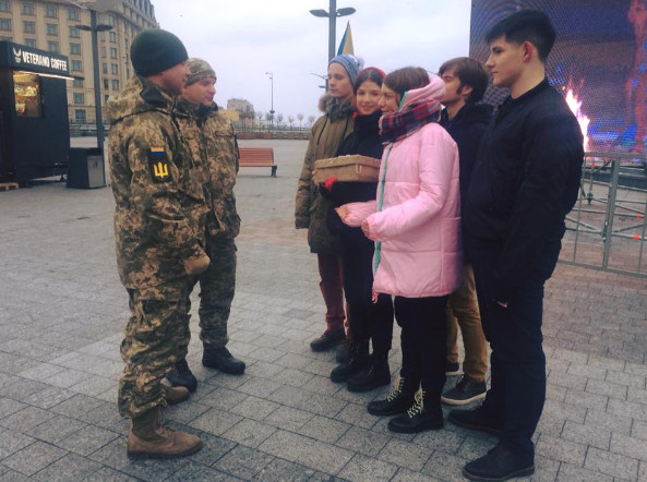 Свято зі змістом “Новий рік під захистом” пройшло на Поштовій площі міста Києва.