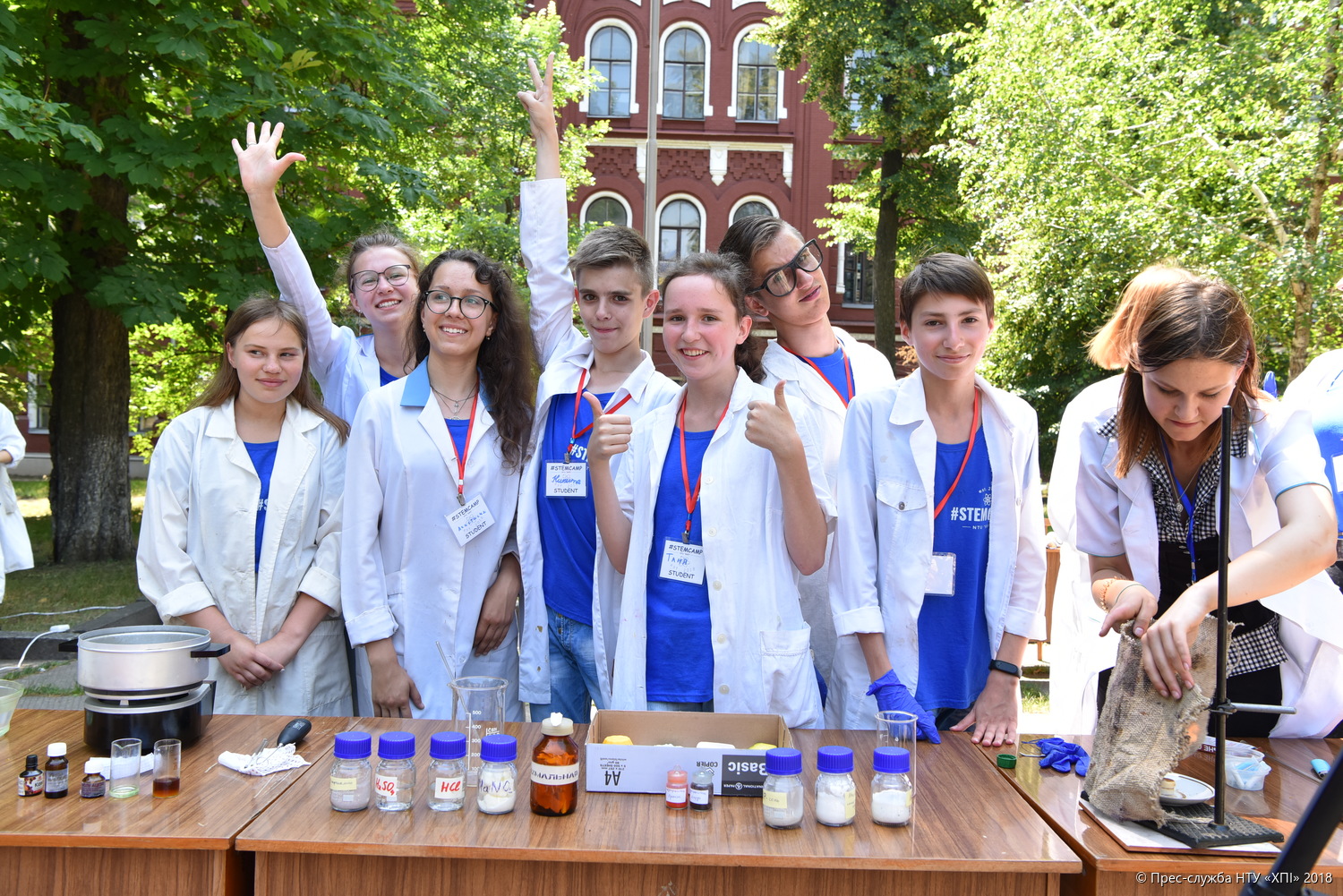 Школярі-експериментатори в унікальному проекті Політеху STEMCamp School