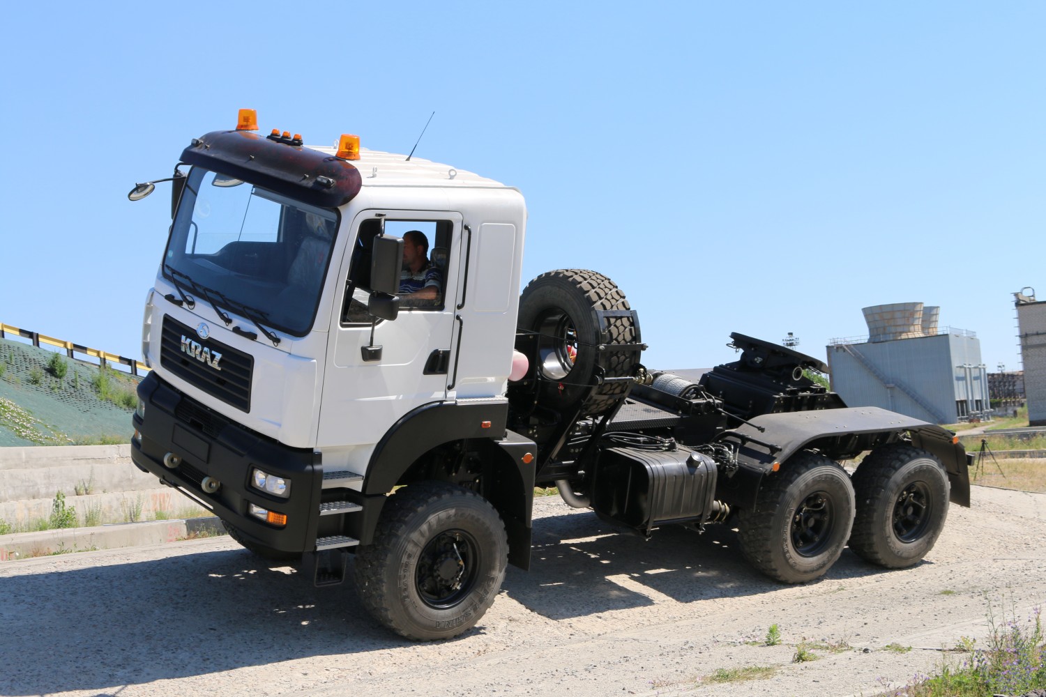 Безкапотний автомат - новий тягач КрАЗ