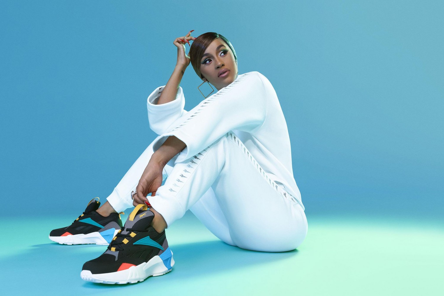 CARDI B І REEBOK ВИПУСТИЛИ НОВИЙ ХІТ