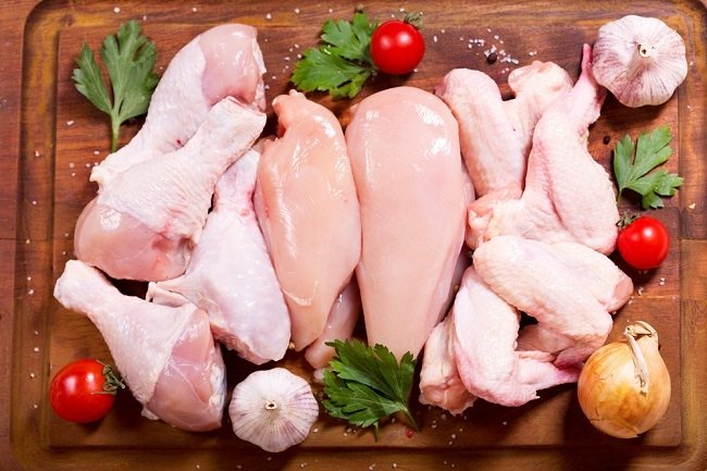 Виробництво курятини в Україні скоротилось, а свинини – зросло