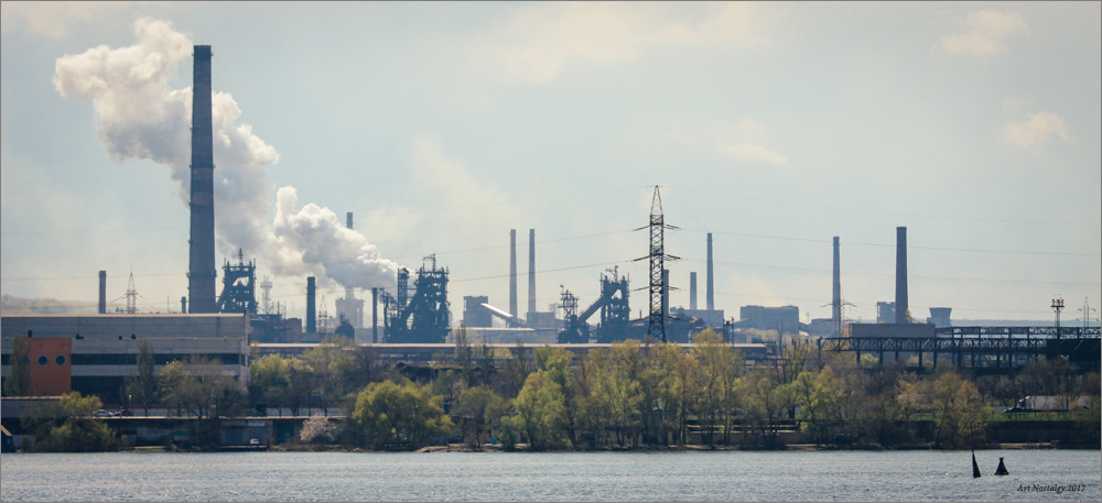 Дніпровський металургійний завод запускають після 7 місяців простою