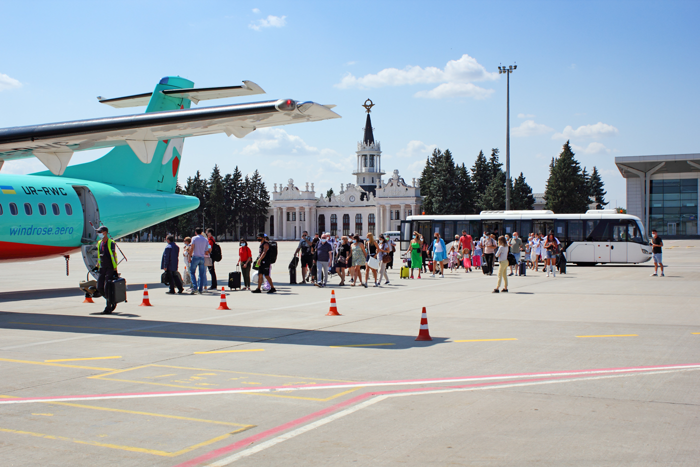 Пасажиропотік серпня став найвищим за всю новітню історію аеропорту «Харків»